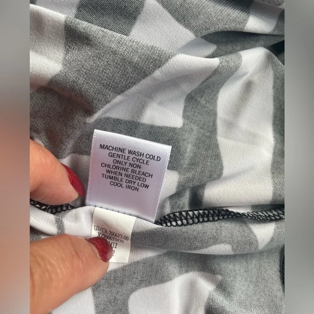 Banana Republic Black & White Geometric Print Stretch Wrap Dress, Small Petite - Picture 5 of 6